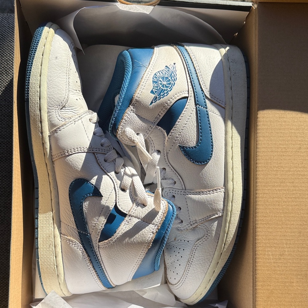 Nike Air Jordan Sneakers White and Blue